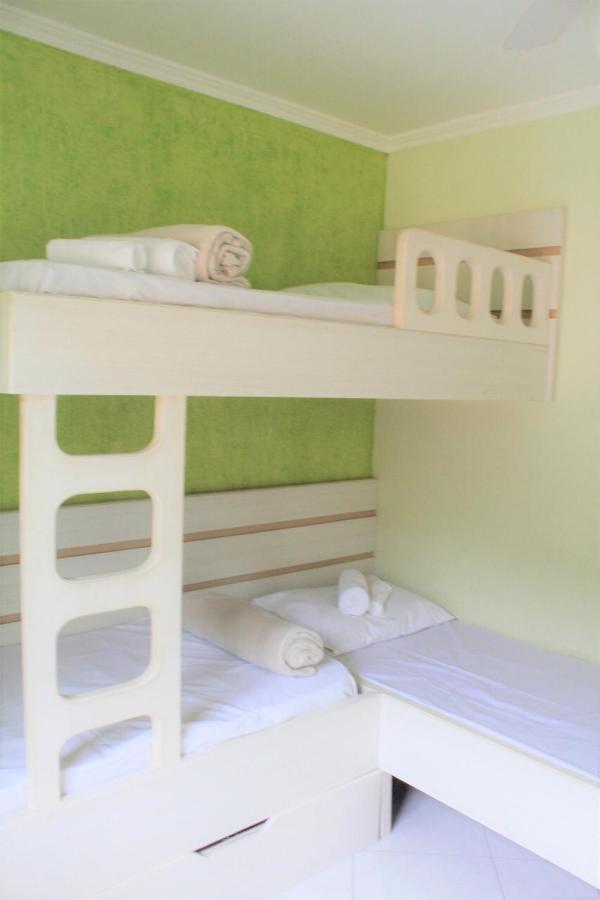 Apartamento Inteiro 3 Quartos No Condominio Solar Das Bromelias Бомбиньяс Экстерьер фото